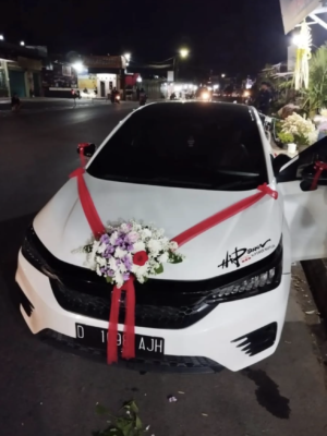 hiasan bunga mobil pengantin